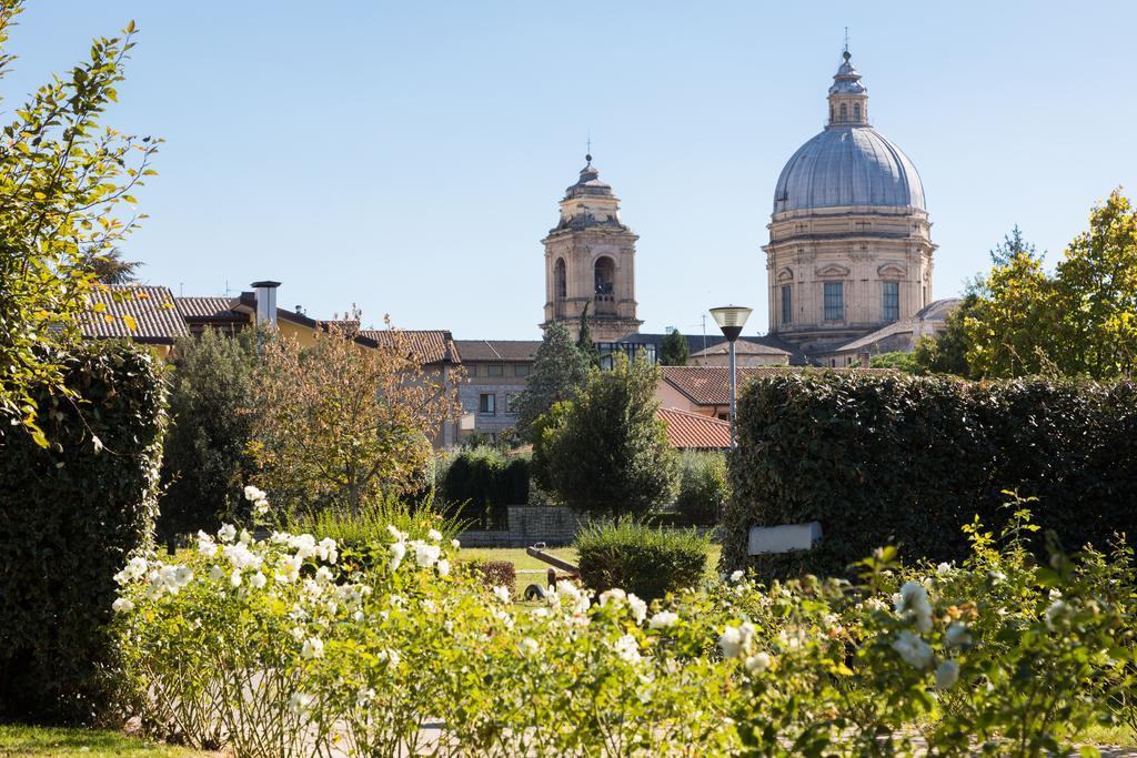 Assisi Charme Acomodação com café da manhã Exterior foto